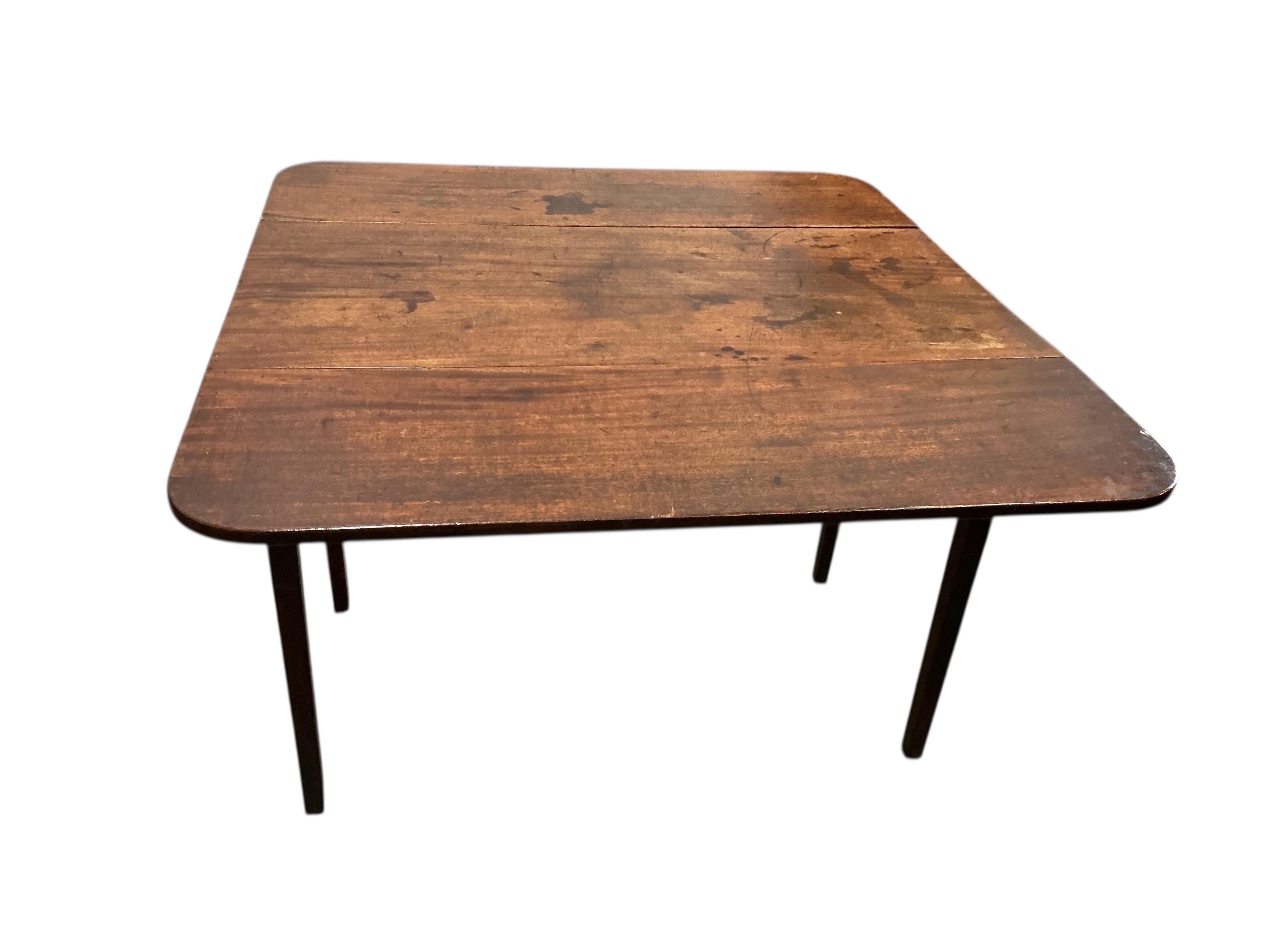 A George III mahogany drop leaf table and a Victorian mahogany Pembroke table, larger width 104cm, depth 50cm, height 73cm